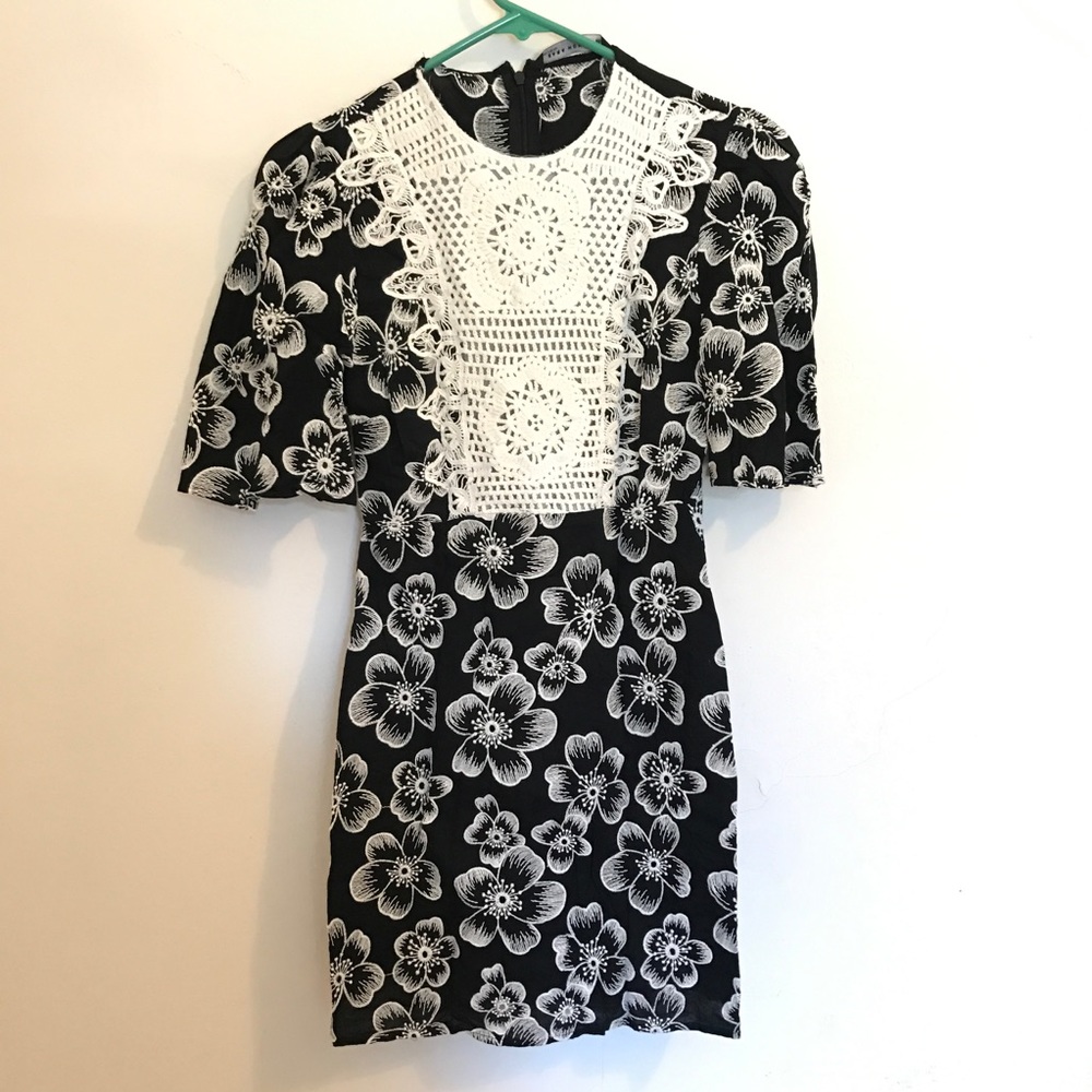 NWOT ZARA floral dress